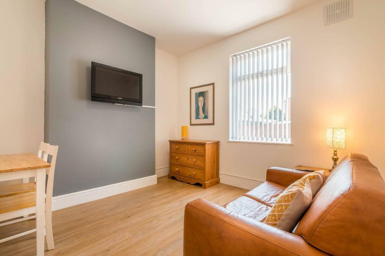 קינגסטון אפון הול Platform Port Area Apartment 1 With Free Street Parking מראה חיצוני תמונה